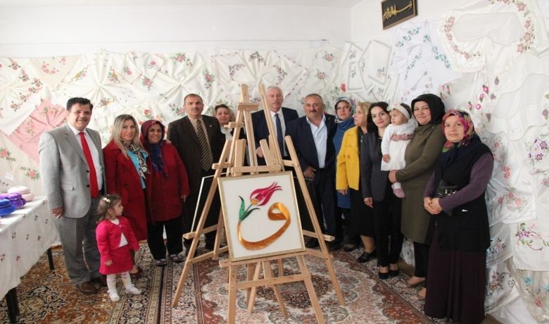 Alaçam’da El Sanatları Sergisi Açıldı - Samsun Alaçam Halk Eğitimi Merkezi Müdürlüğü tarafından organize edilen el sanatları yılsonu sergisinin açılışı yapıldı.