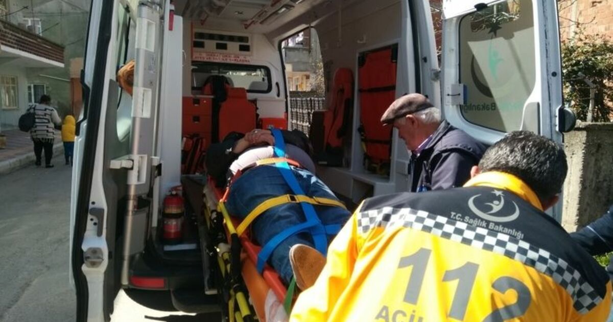 Kamyonet İle Motosiklet Çarpıştı: 1 Yaralı