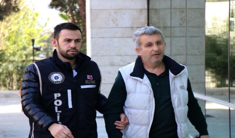 Samsun’da Fetö Şüphelisi 1 Kişi Tutuklandı - Samsun’da, Fetullahçı Terör Örgütü Paralel Devlet Yapılanmasına (FETÖ/PDY) yönelik soruşturma kapsamında gözaltına alınan 4 kişiden 1'i tutuklandı.