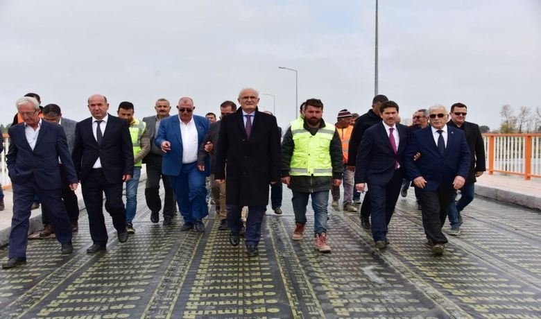 Bafra İkinci Köprüsüne Kavuşuyor BaşkanYılmaz: “köprüler Gönülleri De Birleştiriyor” - Samsun Büyükşehir Belediye Başkanı Yusuf Ziya Yılmaz, Bafra ilçesinin iki yakasını birbirine bağlayacak olan Fener Köprüsü’nde incelemeler yaptı.