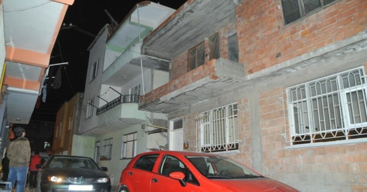 Çatıdan Düşen Kadın Ağır Yaralandı