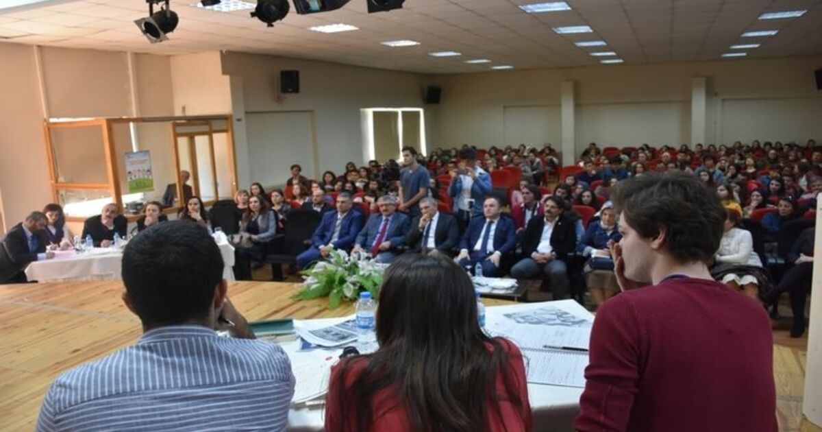 Liseler Arası Münazara Turnuvası