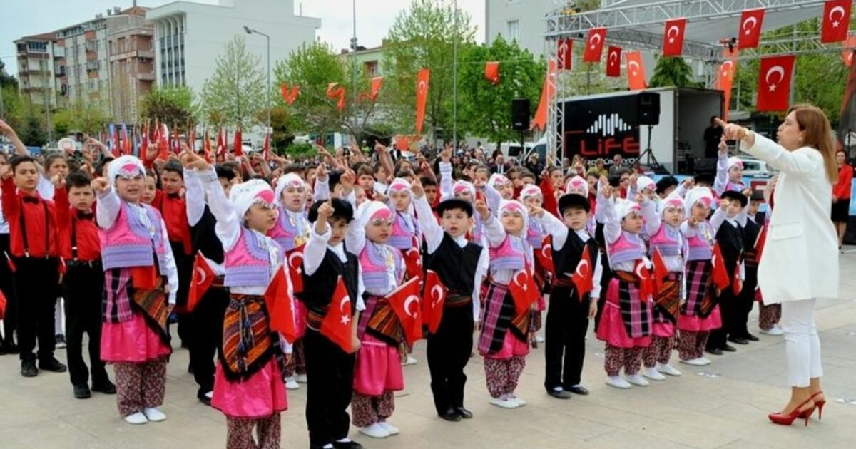 Bafra’da 23 Nisan Coşkuyla Kutlandı