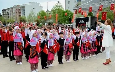 Bafra’da 23 Nisan Coşkuyla Kutlandı