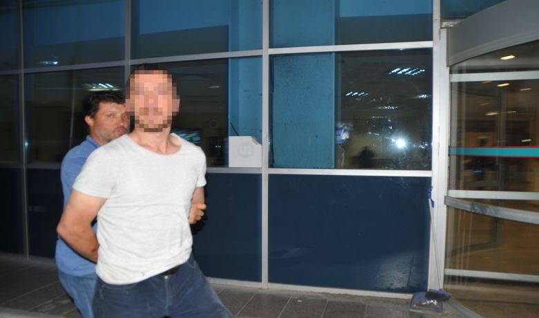 Aranan Şahıs Polisi Alarma Geçirdi - Samsun'un Bafra ilçesinde kız kaçırmaktan aranan şahıs, saklandığı evde polis ekiplerince yakalandı.