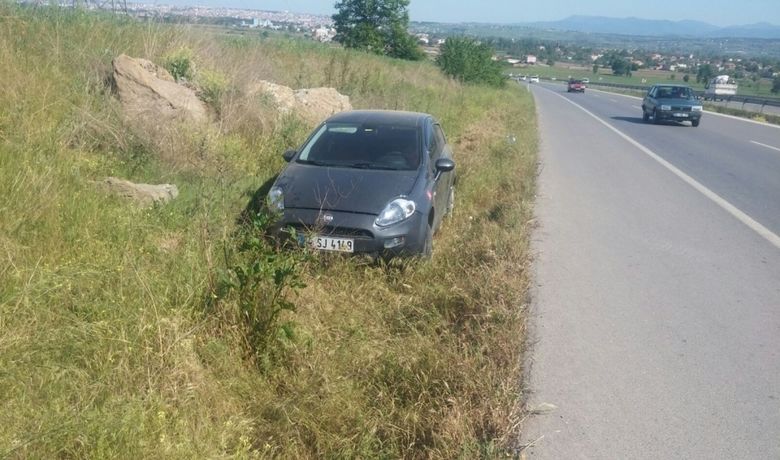 Otomobil Yoldan Çıktı: 1 Yaralı - Samsun'un Bafra ilçesinde meydana gelen trafik kazasında  bir kişi yaralandı.