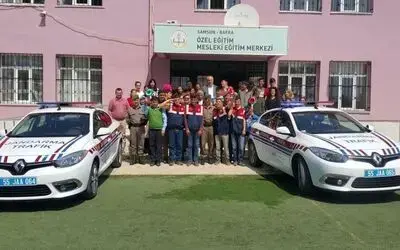“bana Bir Şey Olmaz Çünkü Türk Askerinin Kolları Altındayım” Jandarmadan Özel Çocuklara Özel Eğitim
