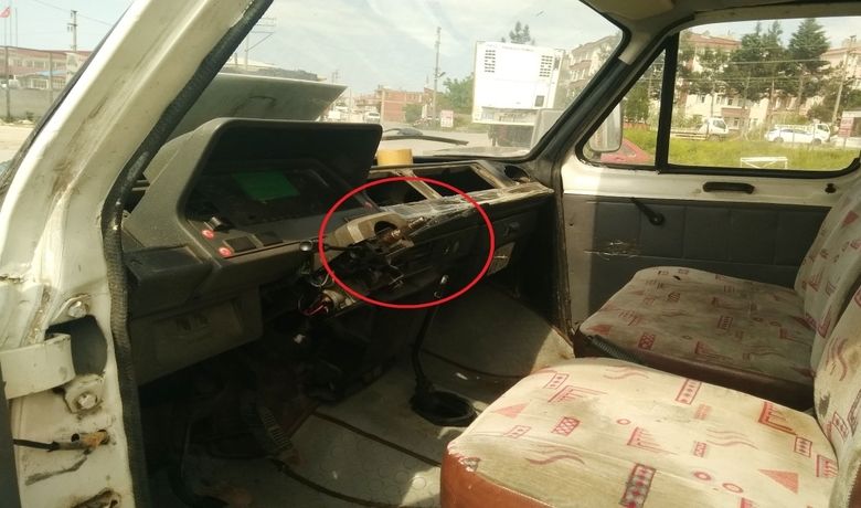 Samsun’da Pes Dedirten HırsızlıkKamyonetin Direksiyon Simidi Çalındı - Samsun’un Bafra ilçesinde bakım için sanayi sitesine bırakılan kamyonetin direksiyon simidi, teyp ve torpido kapakları çalındı.