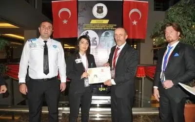 Yakın Koruma Eğitimi Alan Güvenlikçilerin Sertifika Heyecanı