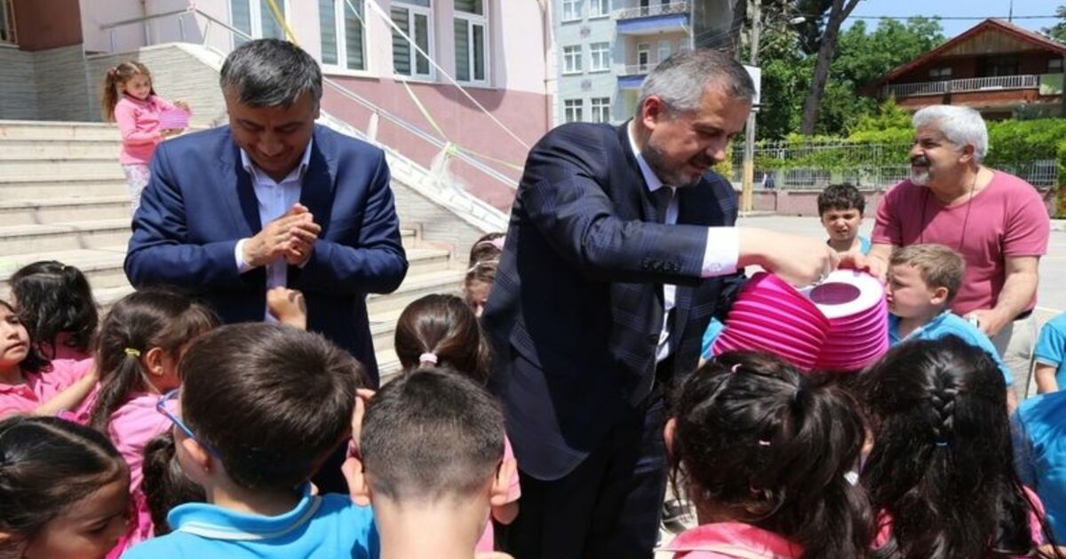 Başkan Kılıç Öğrencilere Sele Sepet Top Kandil Dağıttı