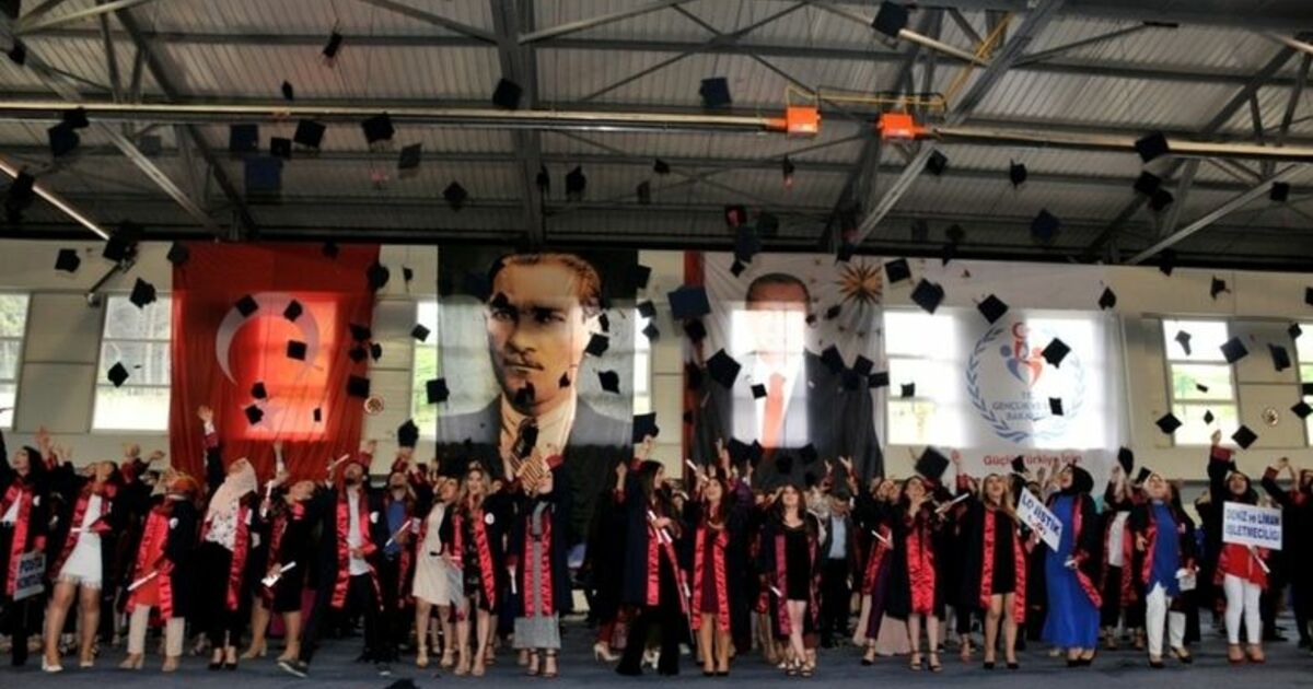 Bafra Ve Alaçam Myo'da Mezuniyet Heyecanı