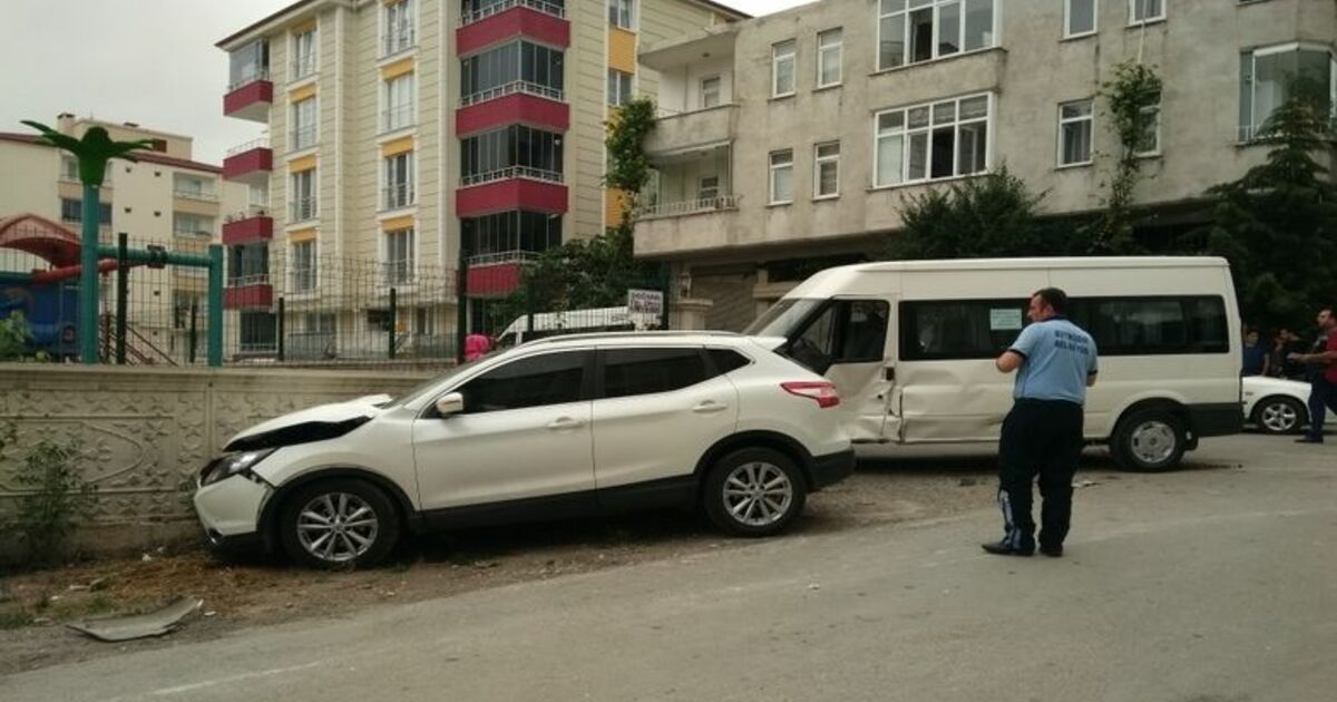 Cip İle Minibüs Çarpıştı: 3 Yaralı