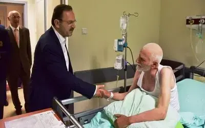Başkan Şahin’den Kıbrıs Gazisine Hastanede Sürpriz Ziyaret