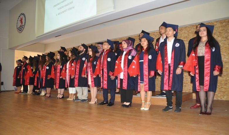 Omü Turizm Fakültesinde Mezuniyet Töreni - Ondokuz Mayıs Üniversitesi (OMÜ) Turizm Fakültesi, ikinci mezunlarını verdi.