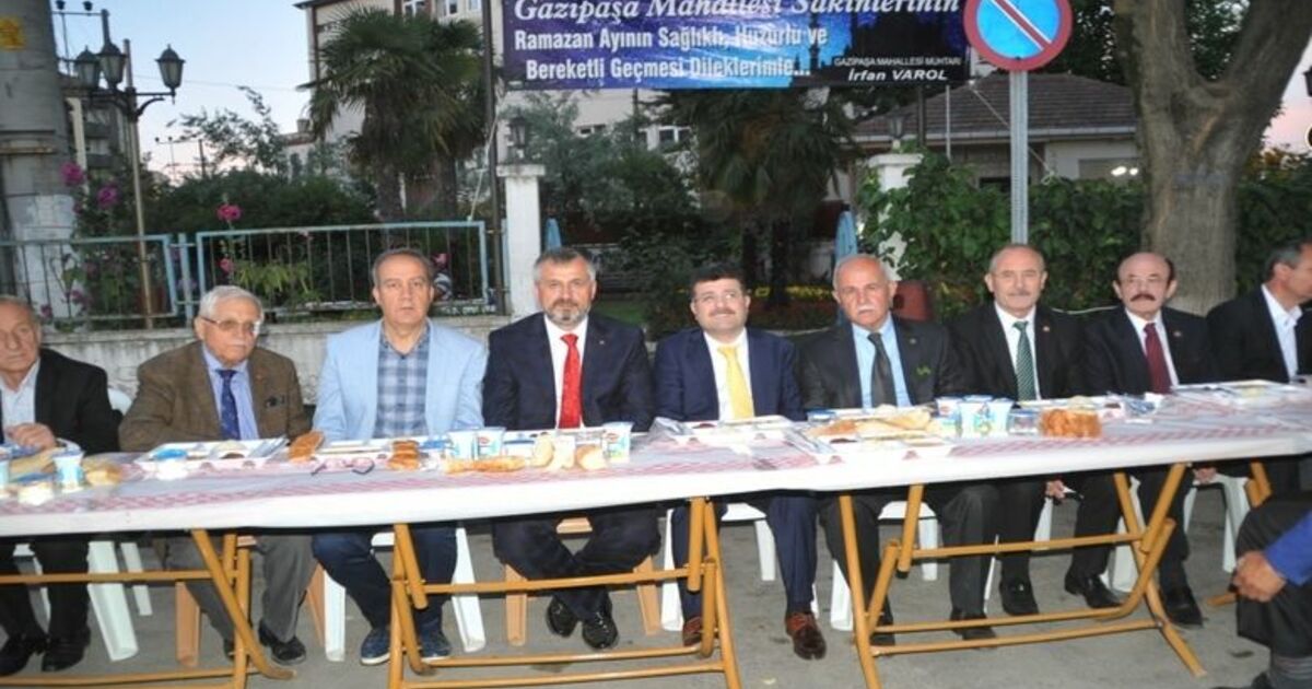 Bafra Belediye Başkanı Mahalleli İle İftarda Buluştu