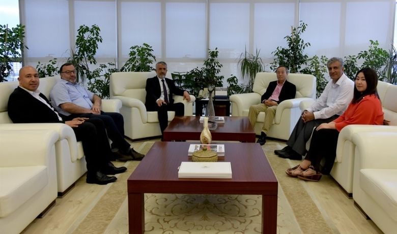 Rektör BilgiçUluslararası Akademisyenleri Ağırladı