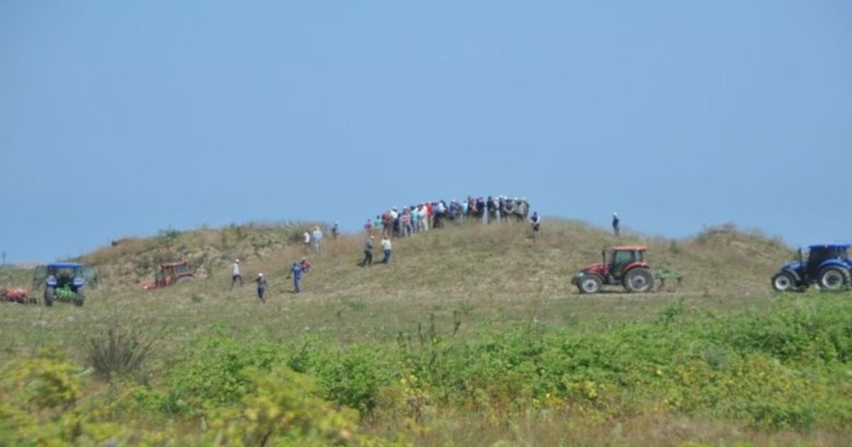 Arazi Anlaşmazlığında Sular Durulmuyor İki Mahalle Halkı Karşı Karşıya Geldi, Silahlar Konuştu