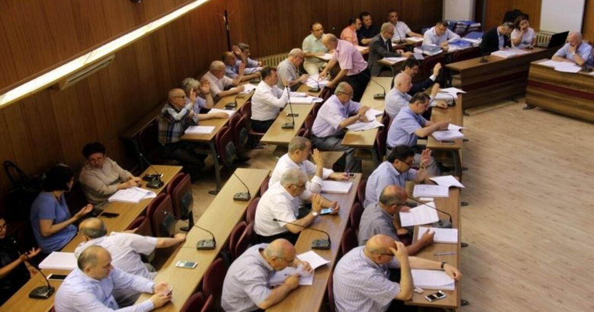 Şehit Anne Ve Babalarına Ücretsiz Mezar Yeri Verilecek 73 Madde Komisyonlardan Meclise Havale Edildi