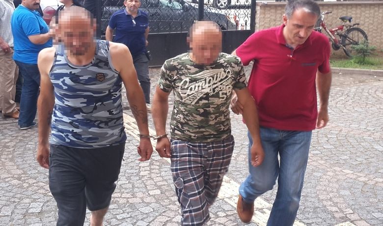 Hırsızlık Şüphelisi 2 Kardeş Adliyeye Sevk Edildi - Samsun’un Bafra ilçesinde 5 ayrı yerden hırsızlık yaptığı iddia edilen 2 kardeş, polis ekipleri tarafından yakalanarak gözaltına alındı.