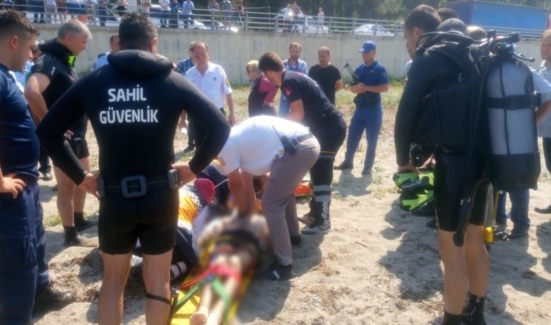 Mesut Yılmaz İsimli Öğrenci Denizde Boğuldu - Samsun’un Yakakent ilçesinde serinlemek için denize giren üniversite öğrencisi boğuldu.