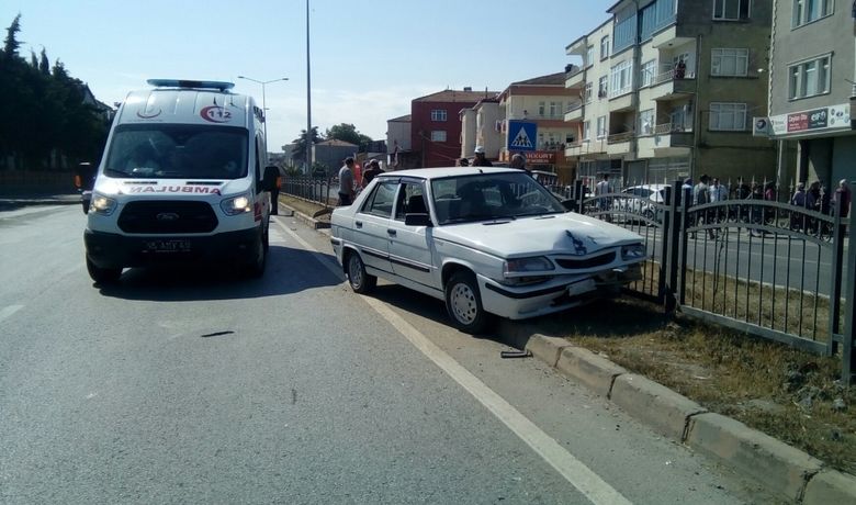 Sınava Giderken Otomobille Yayaya Çarptı: 1 Yaralı - Samsun'un Bafra ilçesinde üniversite yerleştirme sınavına yetişmeye çalışan genç, otomobille bir yayaya çarptı.