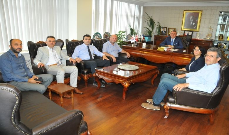 Murzioğlu: “cerrahi AletlerSamsun’un Öncü Sektörü” - Medikal Sanayi İnovasyon Kümesi Derneği (MEDİKÜM) Yönetim Kurulu üyelerinin ziyaretinde konuşan Samsun Ticaret ve Sanayi Odası (TSO) Yönetim Kurulu Başkanı Salih Zeki Murzioğlu, Samsun’un öncü sektörlerinden olan cerrahi aletler üretiminin dünya pazarından daha çok pay alması için el birliği ile çalışmaların devam edeceğini söyledi.