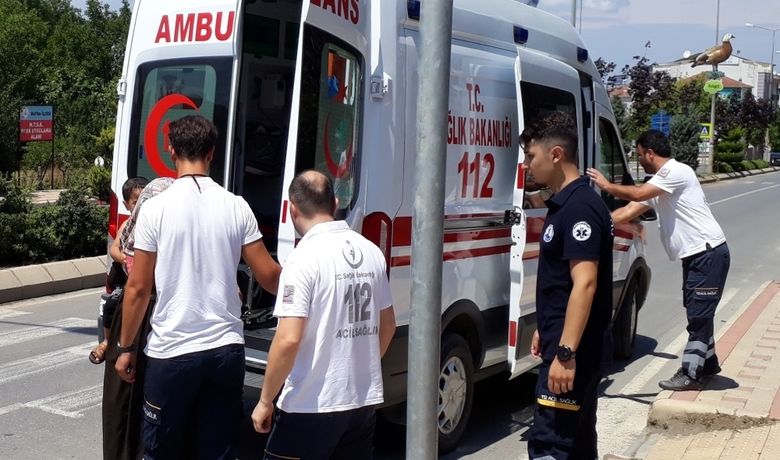 Motosiklet Devrildi: 3 Yaralı - Samsun’un Bafra ilçesinde kaza yapan motosiklet sürücüsü, eşi ve çocuğu yaralandı.