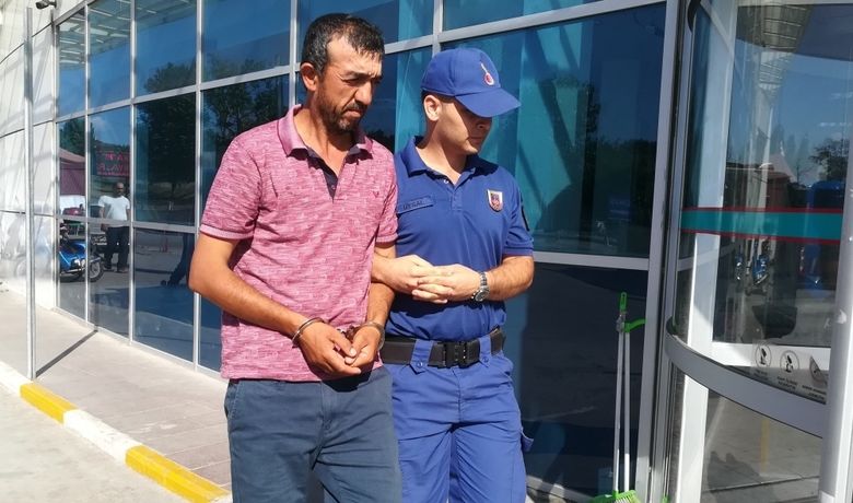 Amca Oğlunu Öldüren Cinayet Zanlısı Adliyede - Samsun’un Bafra ilçesinde tartıştığı amca oğlunu silahla ateş ederek öldüren şahıs adliyeye sevk edildi.