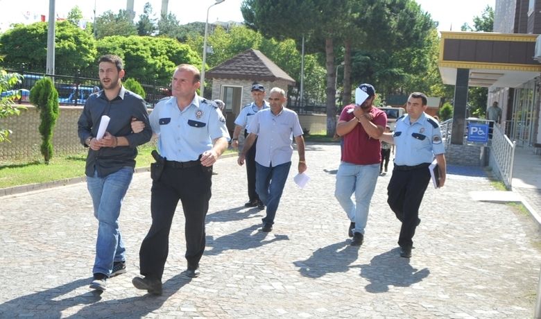 Samsun’da Yurt Dışı BağlantılıUyuşturucu Operasyonda 2 Tutuklama - Samsun’da yurt dışı bağlantılı uyuşturucu operasyonu kapsamında 5 gün önce serbest bırakılan 2 kişi daha tutuklandı.