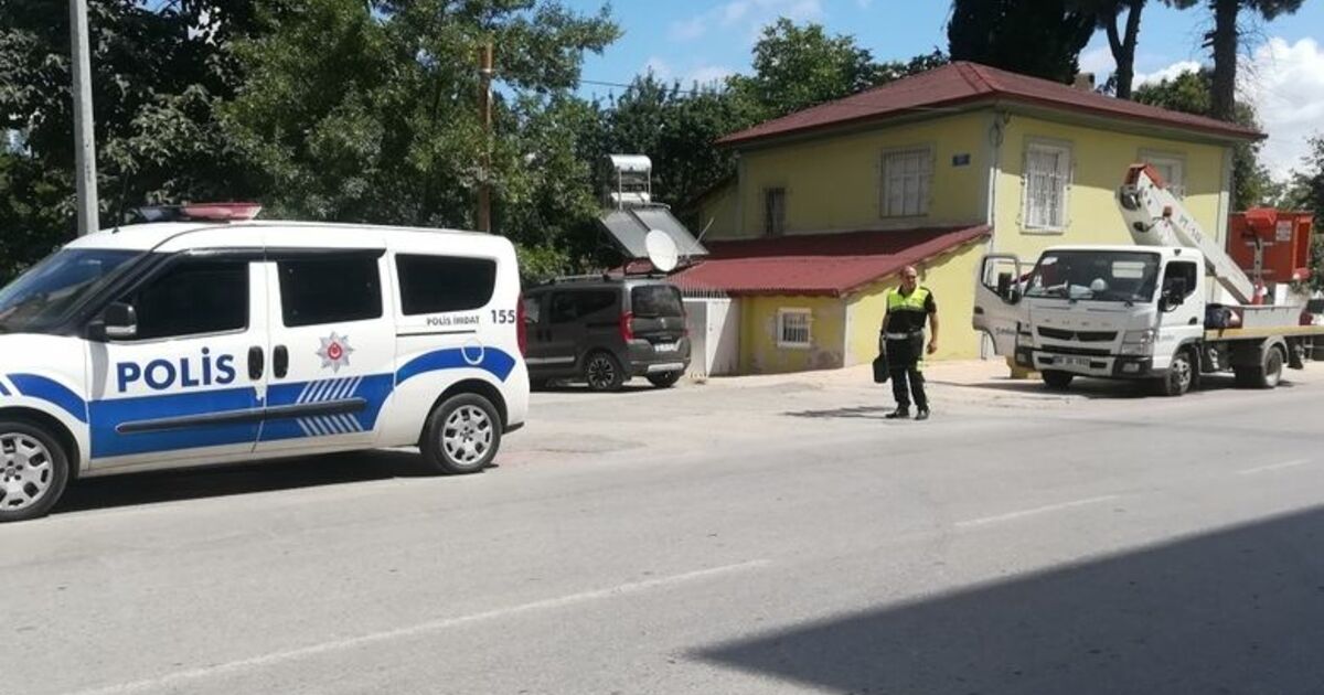 Motosiklet Elektrik Panosuna Çarptı: 2 Yaralı