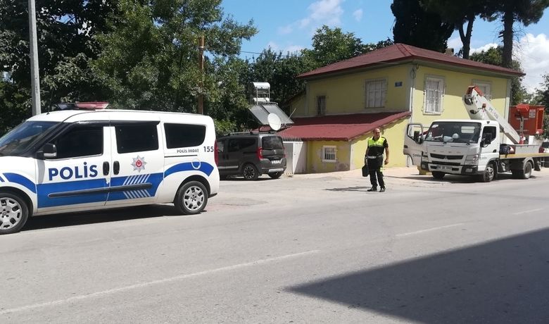 Motosiklet Elektrik Panosuna Çarptı: 2 Yaralı - Samsun’un Bafra ilçesinde meydana gelen kazada 2 kişi yaralandı.