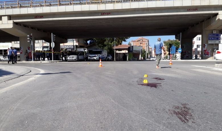 Amca-yeğen Kavgasında 4 Kişi Silahla Yaralandı - Samsun'un Bafra ilçesinde amca ile yeğeni arasında çıkan kavgada 4 kişi silahla yaralandı.