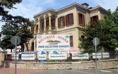 Zihin Geliştirme Bahçesi'nde Kitap Okuyana Çay Ücretsiz Samsun İl Kültür Ve Turizm Müdürü Andan İpekdal: “kitap Okuyana Ücretsiz Çay Veriyoruz” “samsun Kültür Ve Turizm Potansiyeli Açısından Hak Ettiği Yerde Değil”