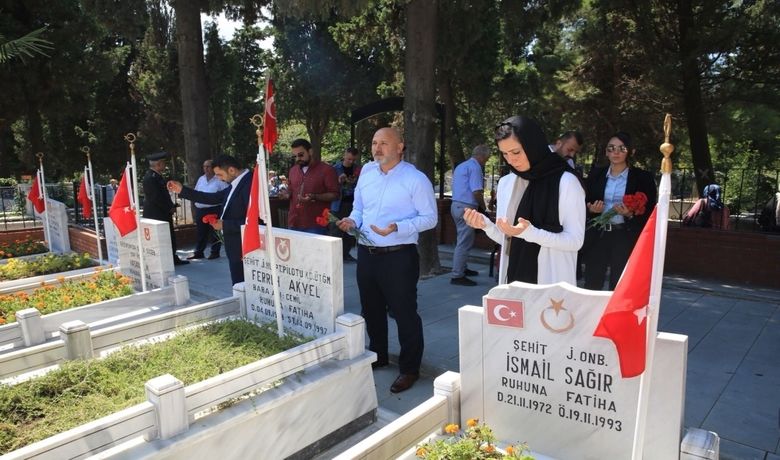 Karaduman: “samsun İçinVerimli Ve Etkili Çalışacağız” - AK Parti Genel Başkan Yardımcısı ve Samsun Milletvekili Çiğdem Karaaslan'ı karşılama töreninde açıklama yapan AK Parti Samsun İl Başkanı Hakan Karaduman, "Teşkilatım adına çok mutluyum. Bundan sonra da Samsun için verimli, planlı ve sonuca etkili çalışmalar yapacağımıza inanıyorum" dedi.