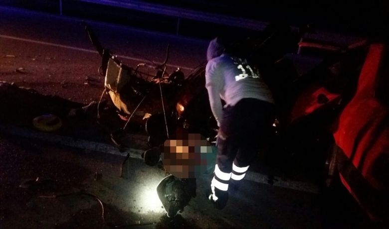 Samsun'da Otomobil Beton BariyereÇarptı: 1 Ölü,1 Yaralı - Samsun'da otomobilin beton bariyere çarpması sonucu meydana gelen trafik kazasında 1 kişi hayatını kaybetti, 1 kişi ağır yaralandı.