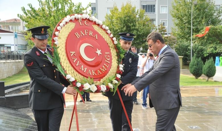 Bafra'da 30 Ağustos Zafer Bayramı - Samsun’un Bafra ilçesinde 30 Ağustos Zafer Bayramı’nın 96. yıl dönümü münasebetiyle tören düzenlendi.