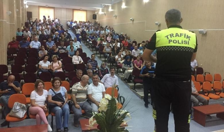 Öğretmenlere Trafik Dersi - Samsun Bafra İlçe Emniyet Müdürlüğü ile İlçe Milli Eğitim Müdürlüğünün koordinesinde öğretmenlere yönelik ‘Trafik Eğitim Semineri’ düzenlendi.