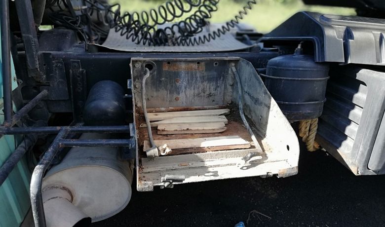 Park Halindeki Kamyonun Aküleri Çalındı - Samsun'un Bafra ilçesinde park halindeki kamyonun üzerinde takılı 2 akü çalındı.