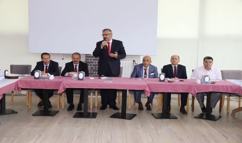 Bafra’da Ortak Akıl Buluşmaları - Bafra Belediye Başkanı Hamit Kılıç döneminde hayata geçirilen ve ilçedeki tüm kesimlerin fikirlerini almayı amaçlayan Ortak Akıl Buluşmaları Bafra Taksiciler Derneği Yönetim ve üyeleri ile devam etti.
