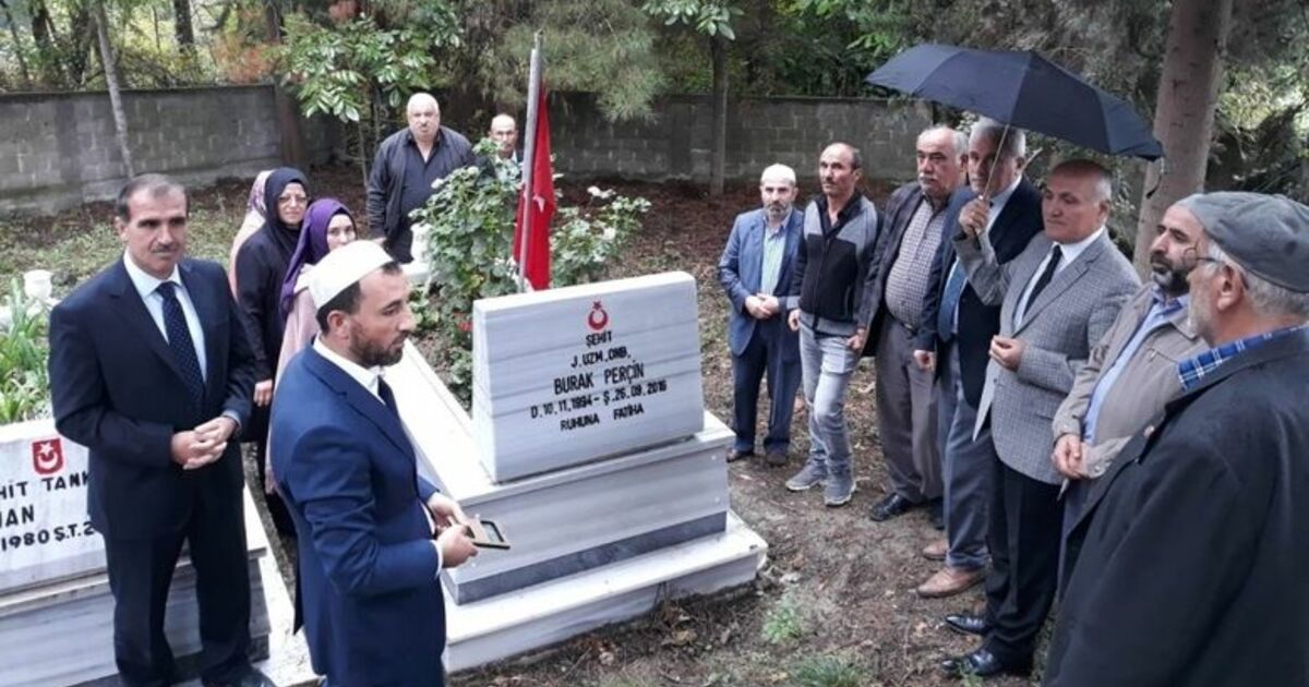 Şehit Asker Kabrinin Başında Dualarla Anıldı
