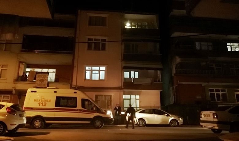 Yaşlı Kadın Evinde İpleTavana Asılmış Bir Şekilde Bulundu - Samsun’un Bafra ilçesinde 71 yaşındaki yaşlı kadın evinde iple tavana asılmış bir şekilde bulundu.