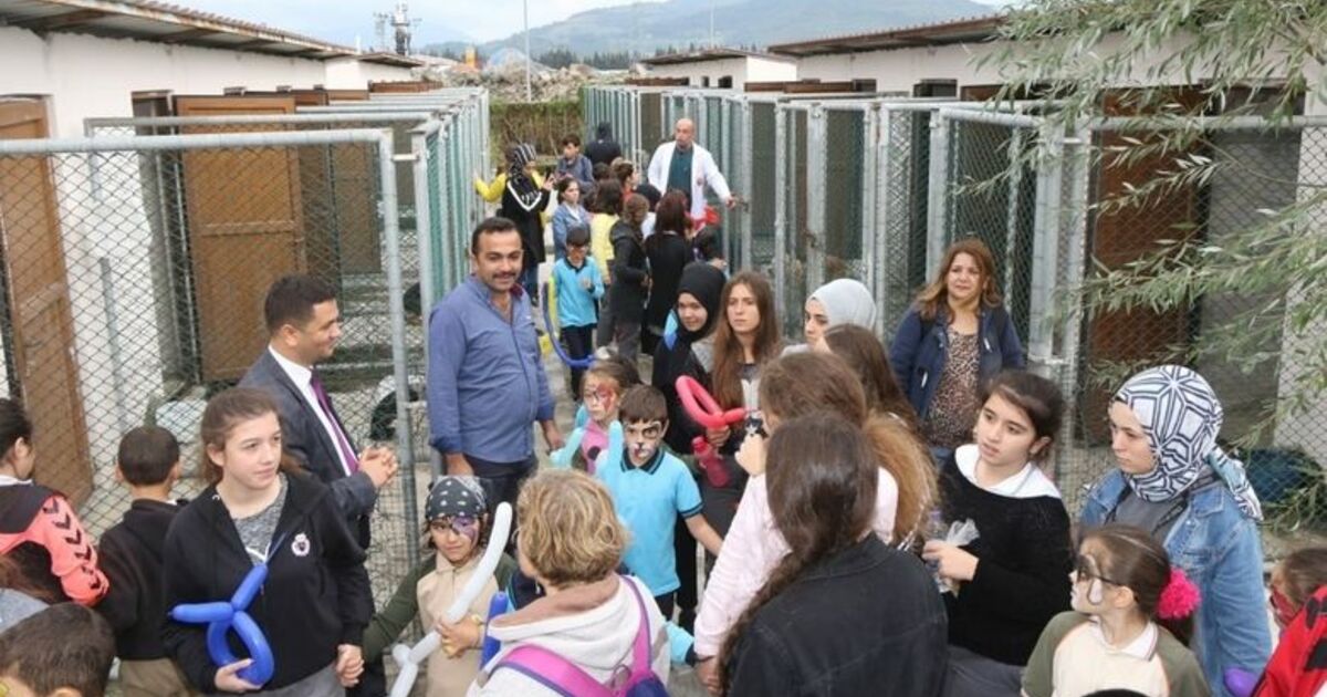 Hayvanseverler Barınağı Gezdi