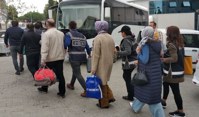 Samsun'da Fetö'den 7 Kişiye Adli Kontrol - Samsun merkezli Sinop ve Kars illerini kapsayan Fethullahçı Terör Örgütü/Paralel Devlet Yapılanması (FETÖ/PDY) operasyonunda gözaltına alınarak adliyeye sevk edilen 7 kişi mahkemece adli kontrol şartıyla serbest bırakıldı.