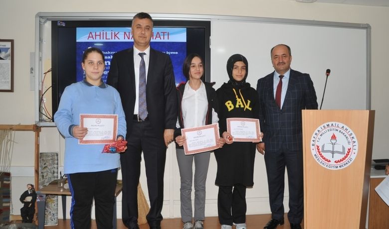 Ahilik Yarışması Ödülleri Verildi - Samsun Bafra İlçe Milli Eğitim Müdürlüğü ve İsmail Ahıskalı Mesleki Eğitim Merkezi işbirliği ile “Ahilik Kültürü Resim ve Kompozisyon Yarışması" ödül töreni düzenlendi.
