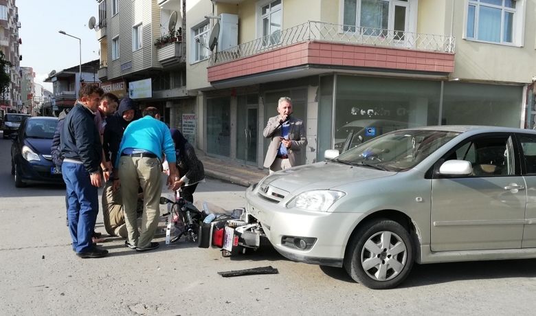 Otomobil İle ElektrikliBisiklet Çarpıştı: 2 Yaralı - Samsun'un Bafra ilçesinde otomobil ile elektrikli bisikletin çarpıştığı kazada 2 kişi yaralandı.