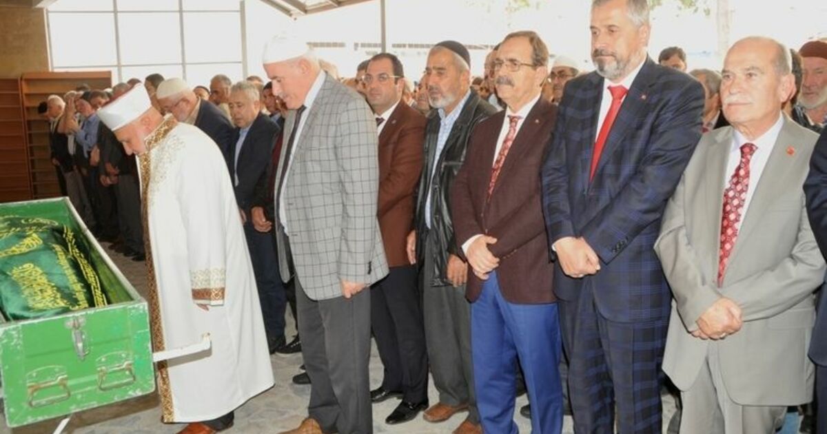 Başkan Şahin, Kaşıkçı'nın Cenazesine Katıldı