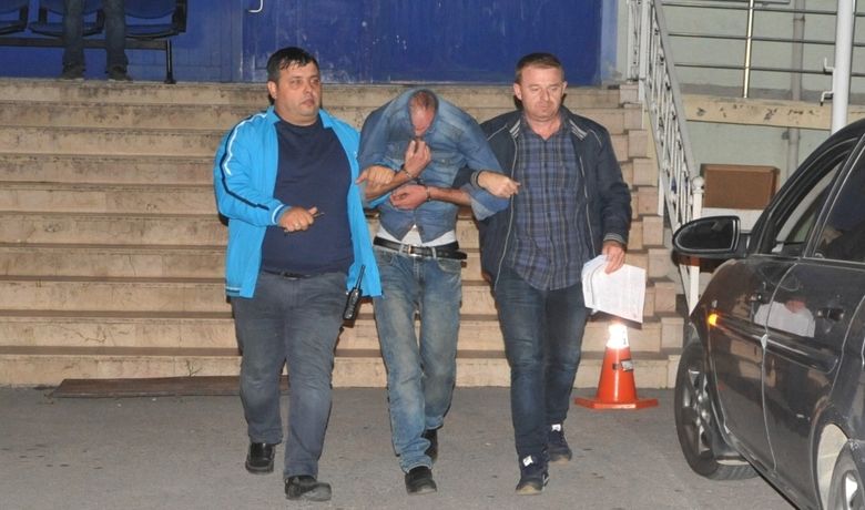 Akü Hırsızları Yakalandı - Samsun’un Bafra ilçesinde kamyon ve tırların akülerini çaldıkları iddia edilen 2 şüpheli yakalandı.