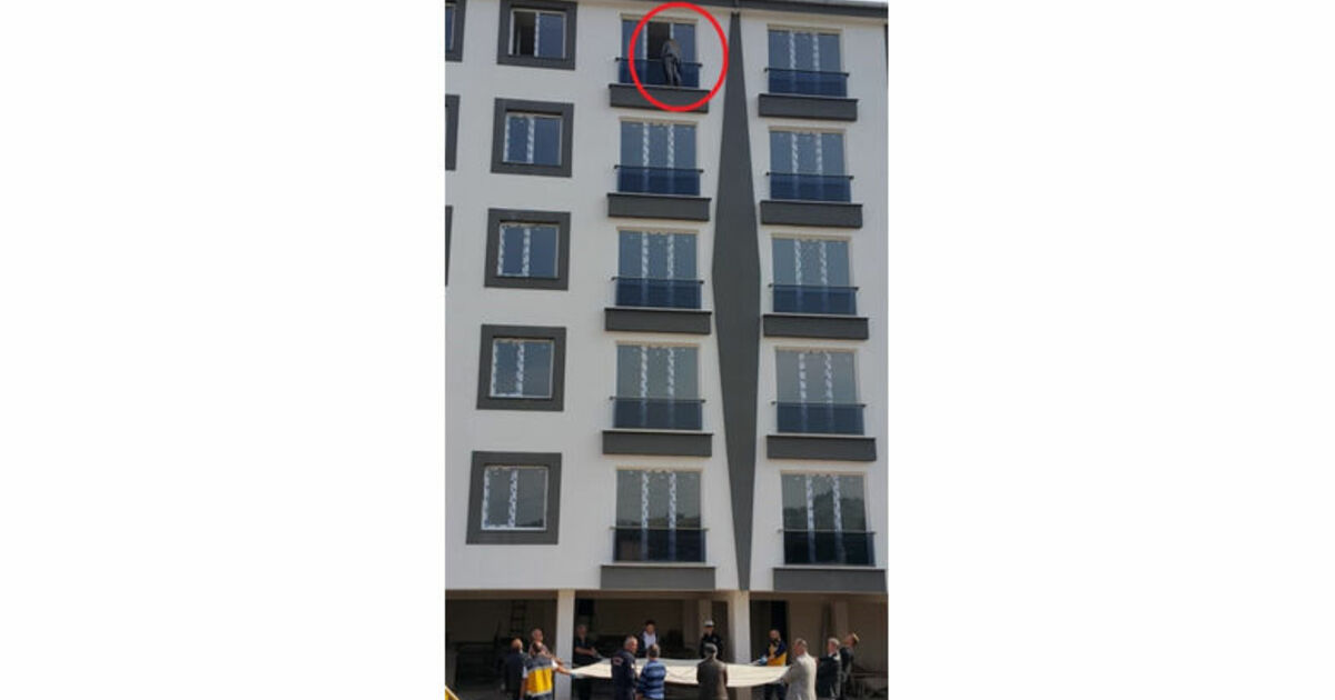 Samsun'da 5. Katın Penceresinde İntihar Girişimi