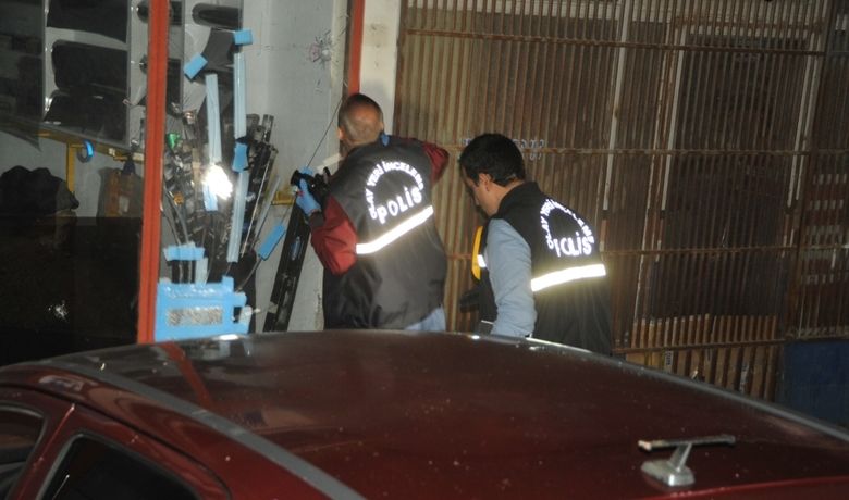Bafra’da Pompalı Tüfekli Kavga: 2 Yaralı - Samsun’un Bafra ilçesinde çıkan kavgada 2 kişi pompalı tüfekle vurularak yaralandı.