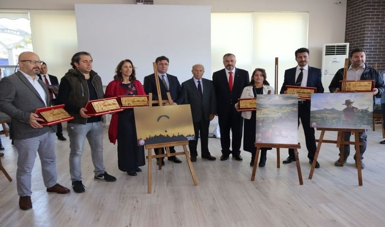 Kapıkayafest 2018 Fotoğraf Sergisi - Cumhuriyet Bayramı etkinlikleri kapsamında, Bafra Belediyesinin ev sahipliğini yaptığı 2.Uluslararası Doğa Sporları ve Kültür Festivali bünyesinde düzenlenen fotoğraf yarışması sonucunda sergilenmeye değer görülen 27 fotoğraf ziyaretçilerin beğenisine sunuldu. Sergi açılışında ayrıca söz konusu yarışmada derece alanlara ödülleri verildi.